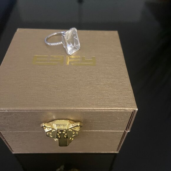 NWT Effy 14K White Gold Topaz Ring with Diamond Accents - Ring Size 5 1/4" - Picture 3 of 4